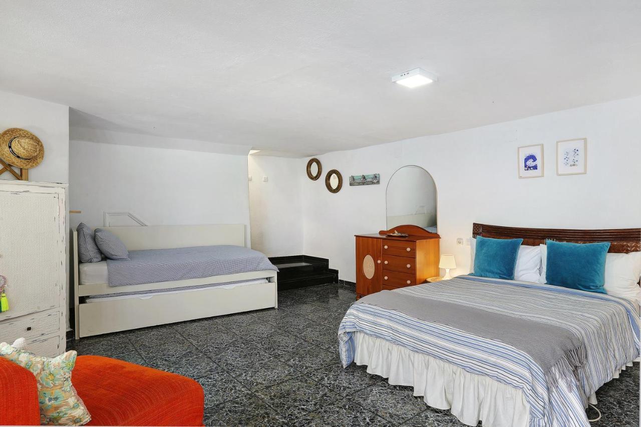 Villa Blekys House à Sardina Extérieur photo